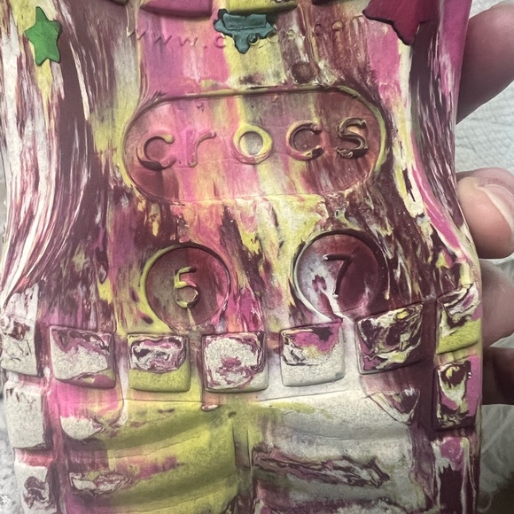 Women’s Crocs used great condition - Picture 8 of 9